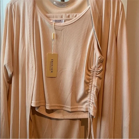 Pinky Cream Women's lounge Set - Picture 4 of 4